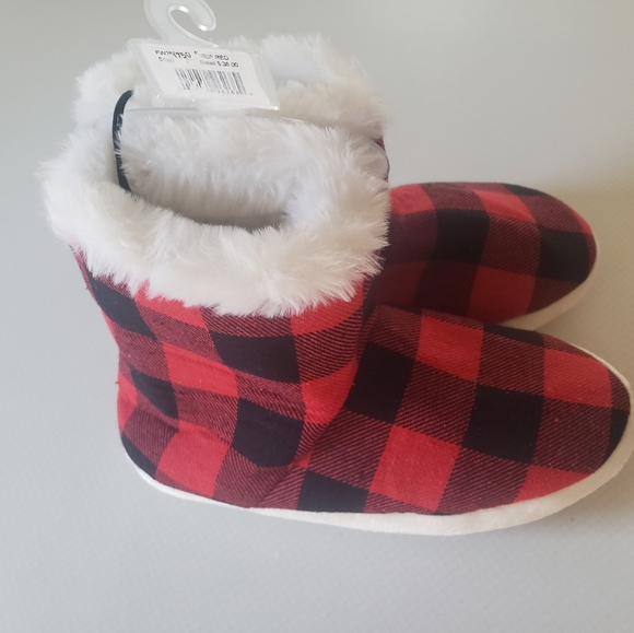 NEW: Red and Black Buffalo Plaid Fluffy Slippers - Picture 2 of 6